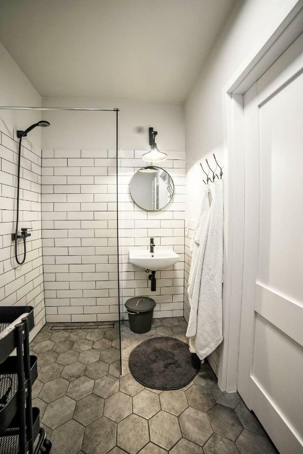 One Apartment Сьрем Экстерьер фото